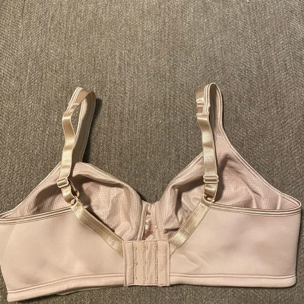 Playtex 4803 Silky Soft‎ Smoothing Bra